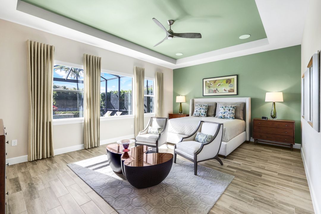 5750 Clarendon Dr, Naples, FL 34113