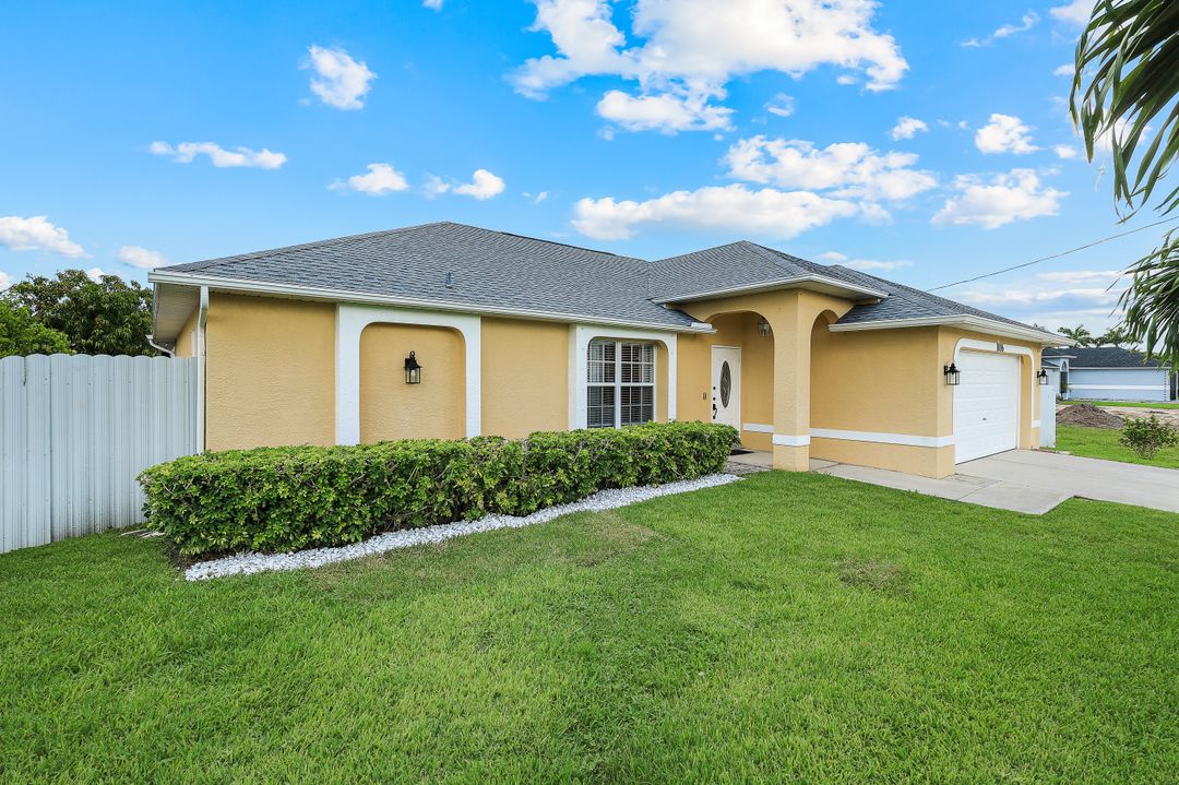 1006 NE 2nd Pl, Cape Coral, FL 33909