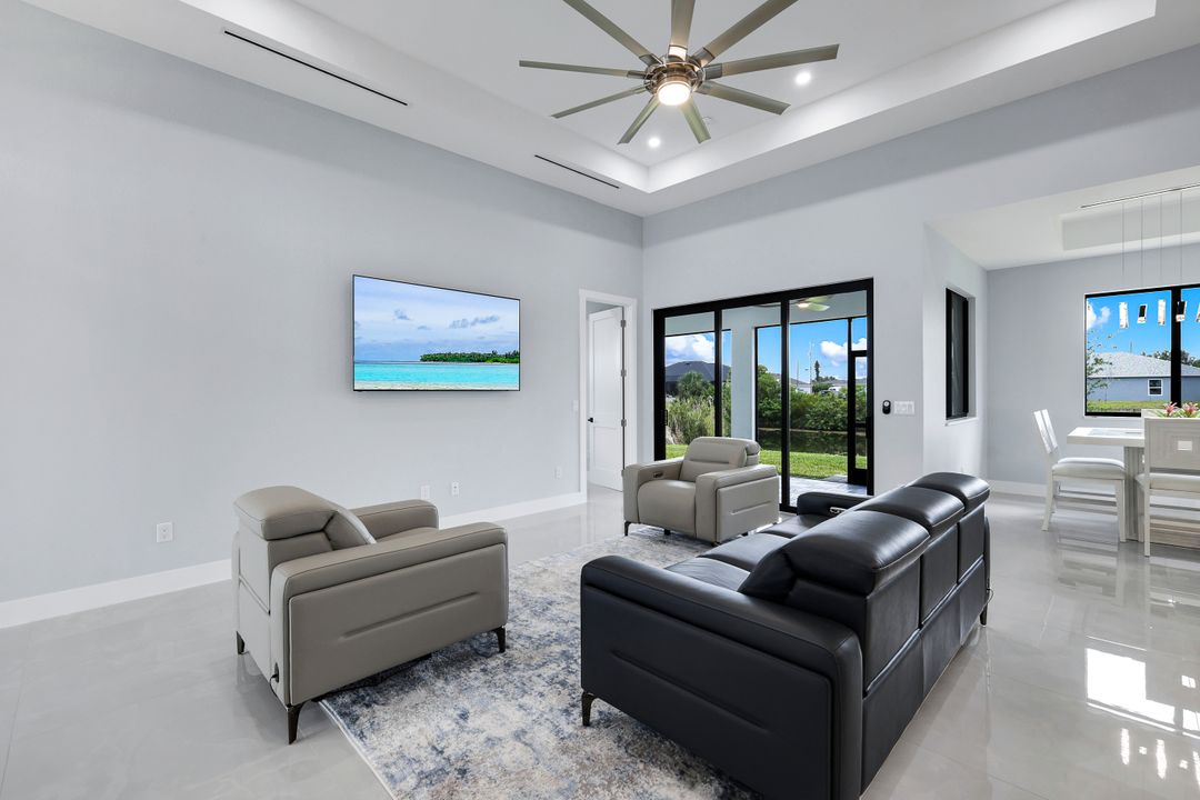 313 NE 5th St, Cape Coral, FL 33990