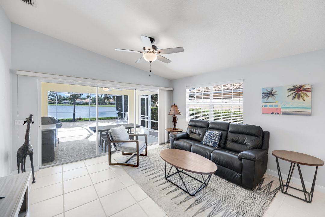 4251 Redonda Ln, Naples, FL 34119