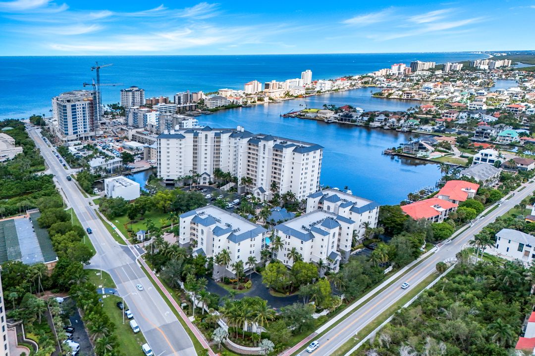 435 Launch Cir, Naples, FL 34108
