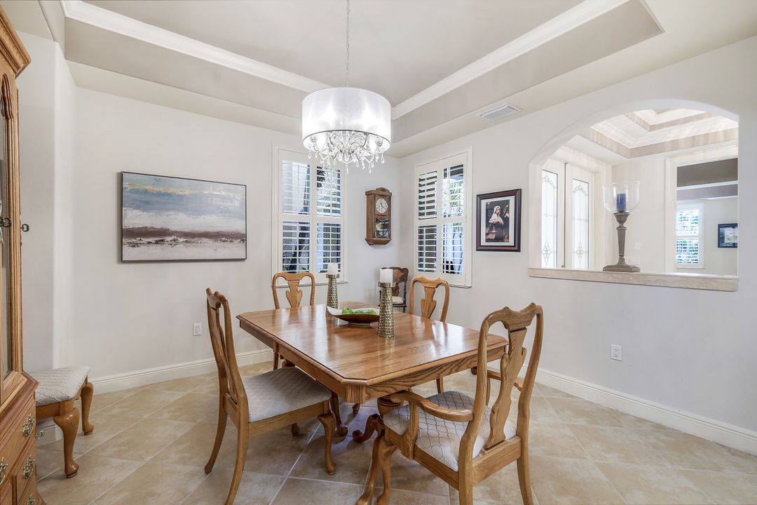 525 Avellino Isles Cir #33101, Naples, FL 34119