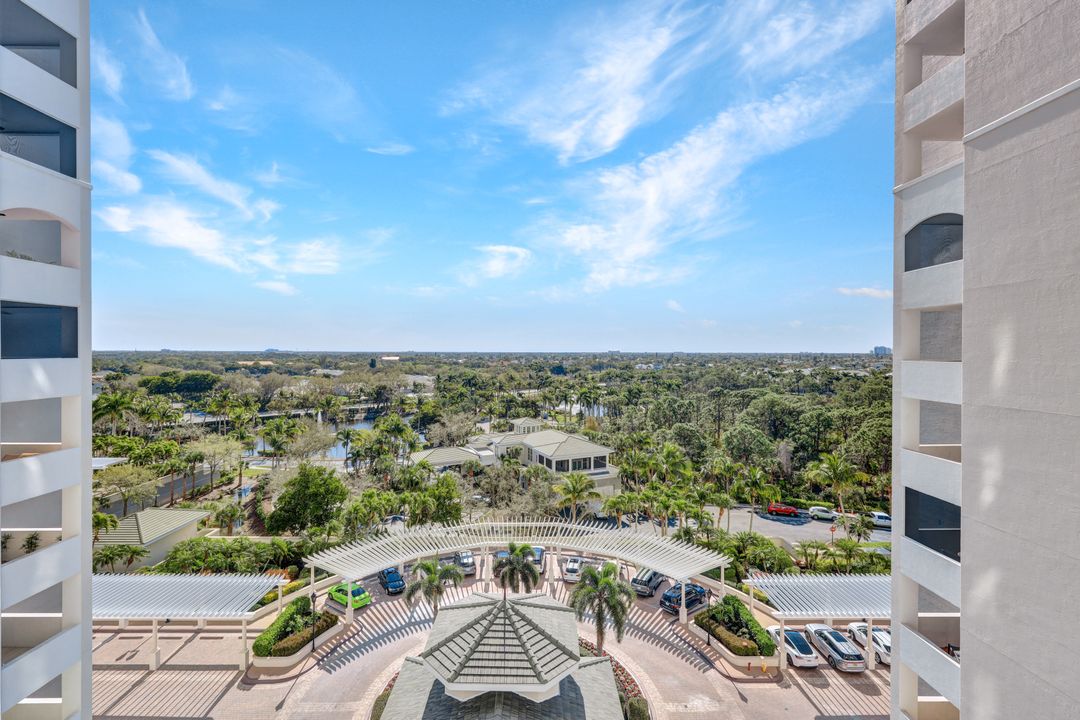 285 Grande Way #903, Naples, FL 34110