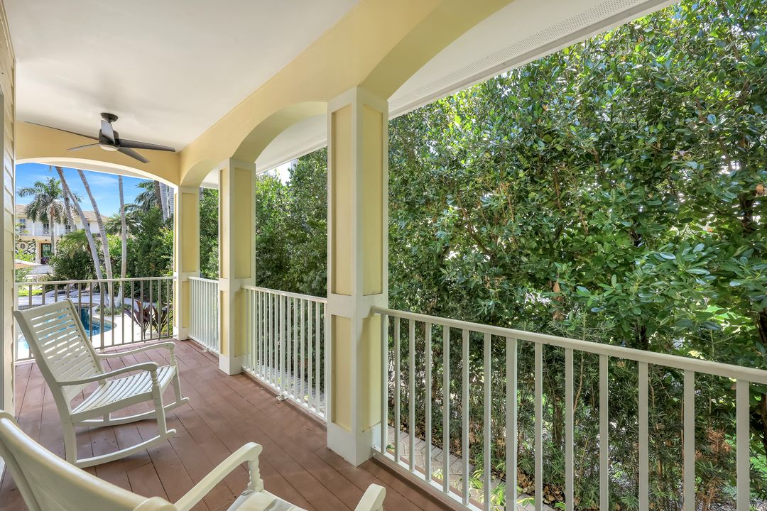 1550 Gordon Dr, Naples, FL 34102