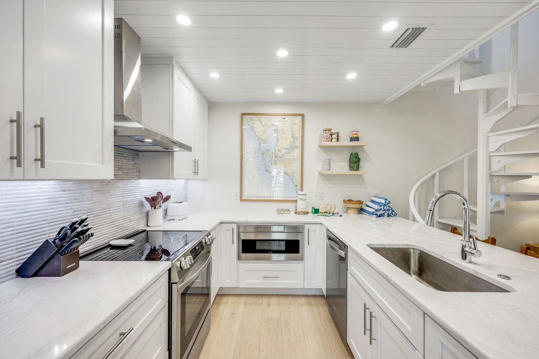 2321 W Gulf Dr #1E, Sanibel, FL 33957