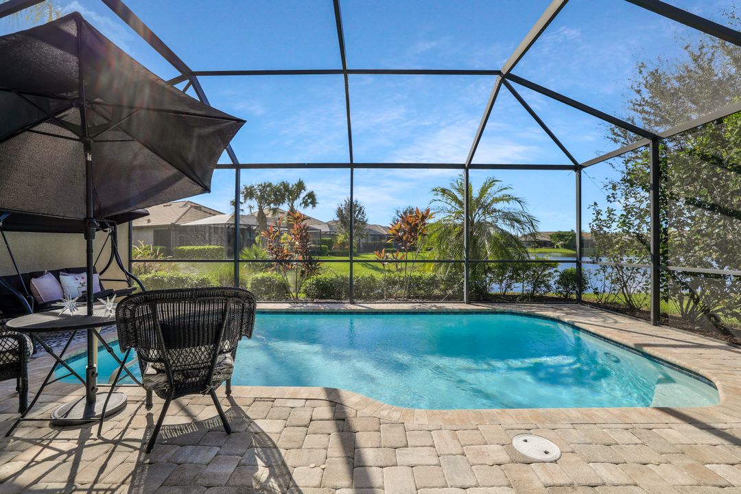 7659 Jacaranda Ln, Naples, FL 34114