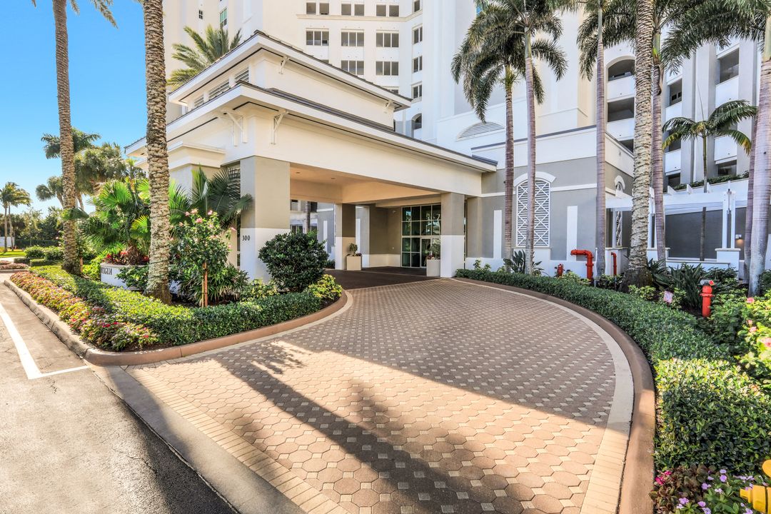 300 Dunes Blvd #201, Naples, FL 34110