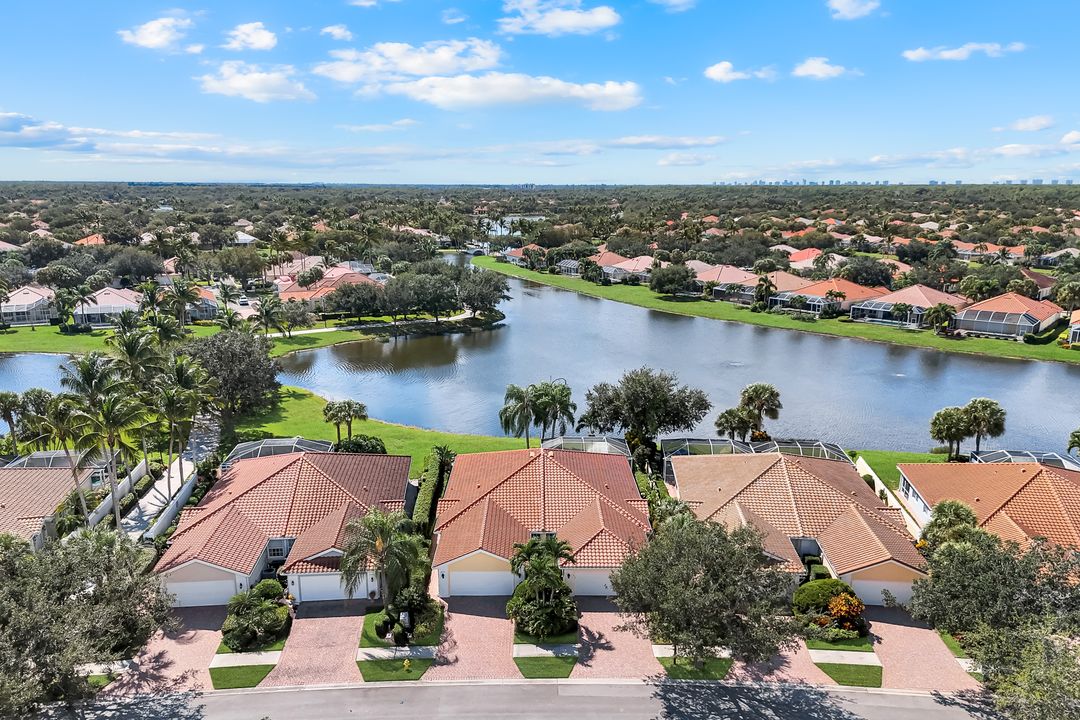 4251 Redonda Ln, Naples, FL 34119