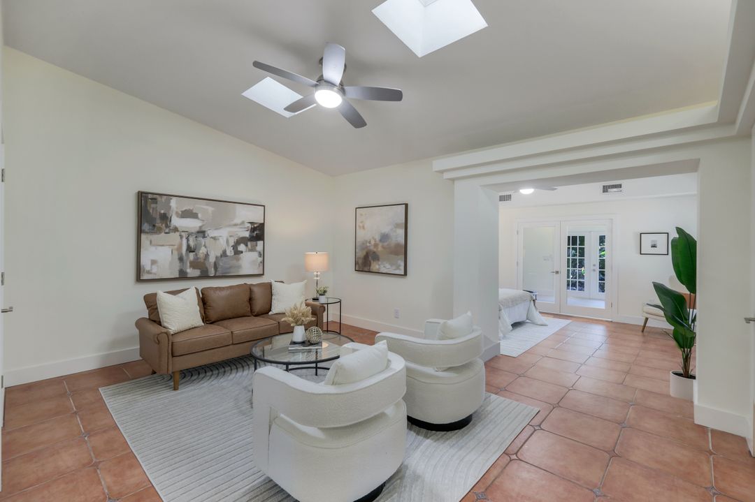 2861 Santa Barbara Blvd, Naples, FL 34116