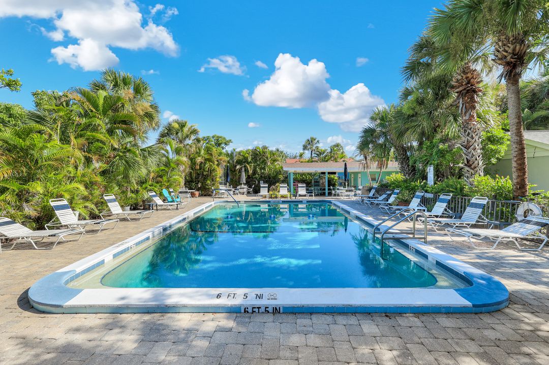 8148 Country Rd #101, Fort Myers, FL 33919