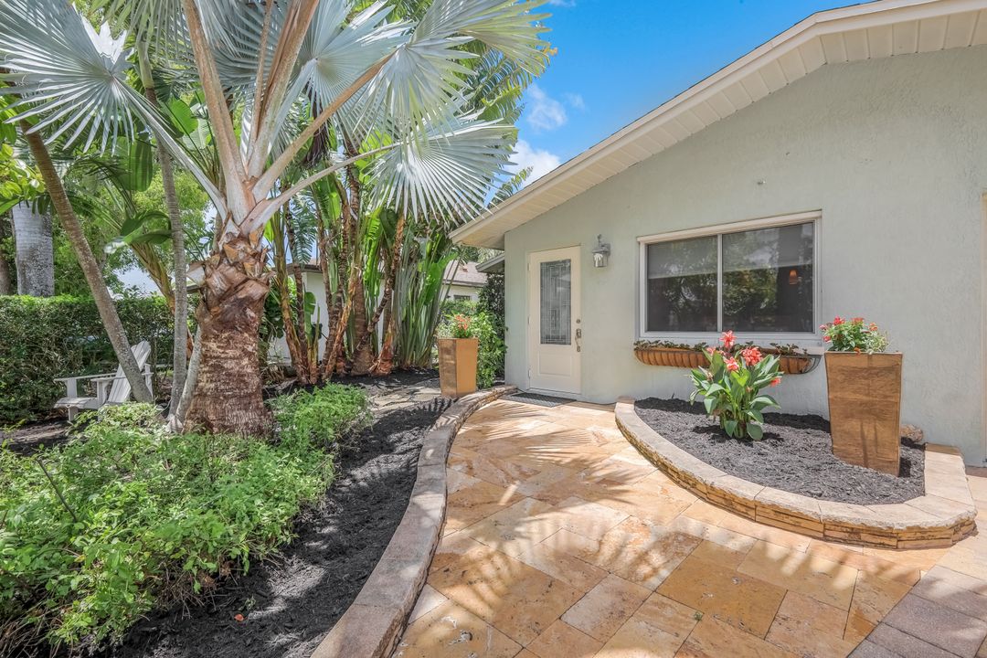 791 96th Ave N, Naples, FL 34108