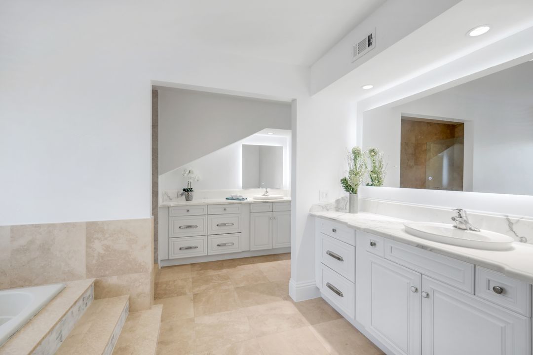 513 Lighthouse Way, Sanibel, FL 33957