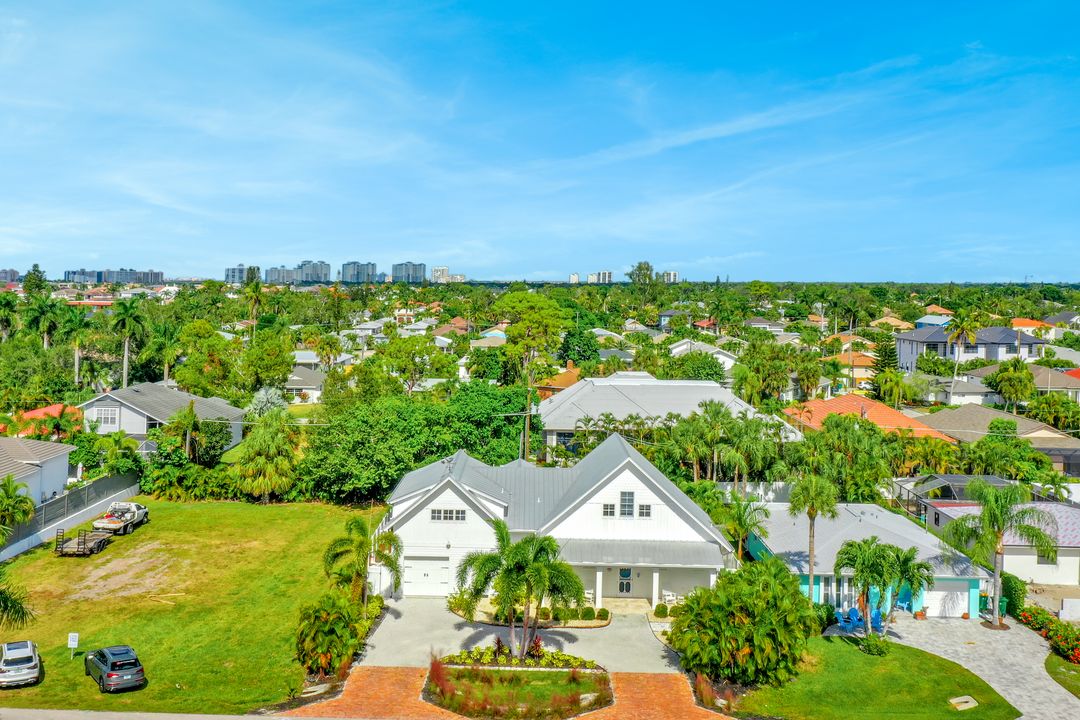 535 93rd Ave N, Naples, FL 34108