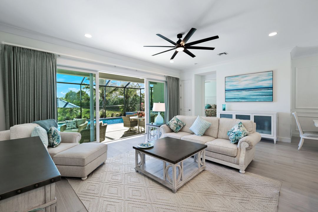 11555 Jacaranda Dr, Naples, FL 34120