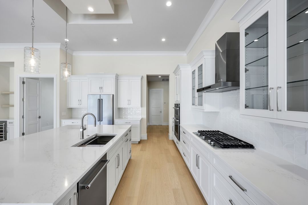 14282 Charthouse Cir, Naples, FL 34114