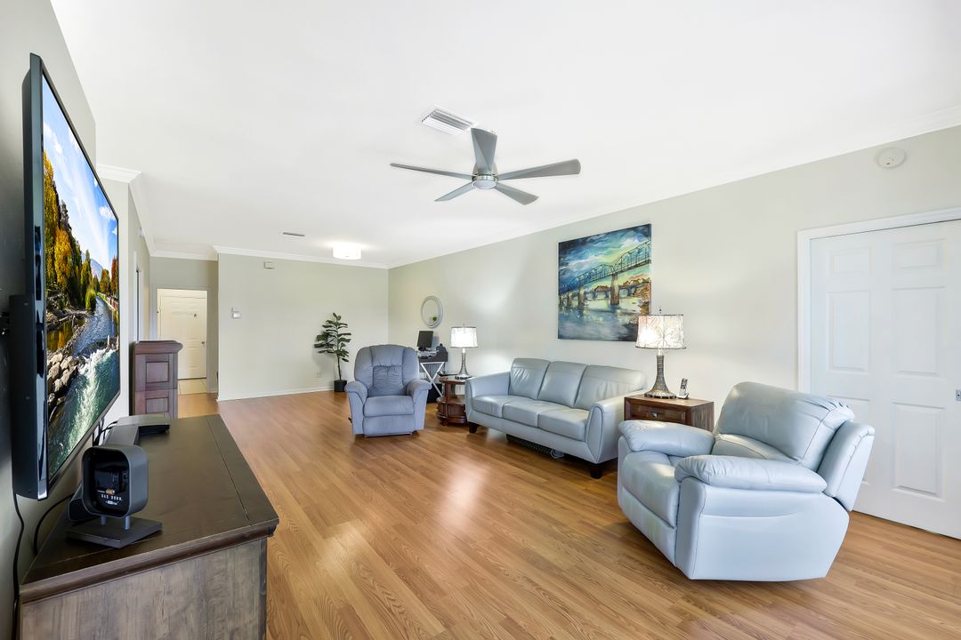 5877 3 Iron Dr #702, Naples, FL 34110