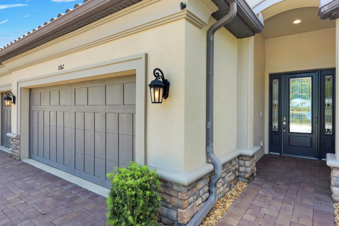 8362 Viale Cir, Naples, FL 34114