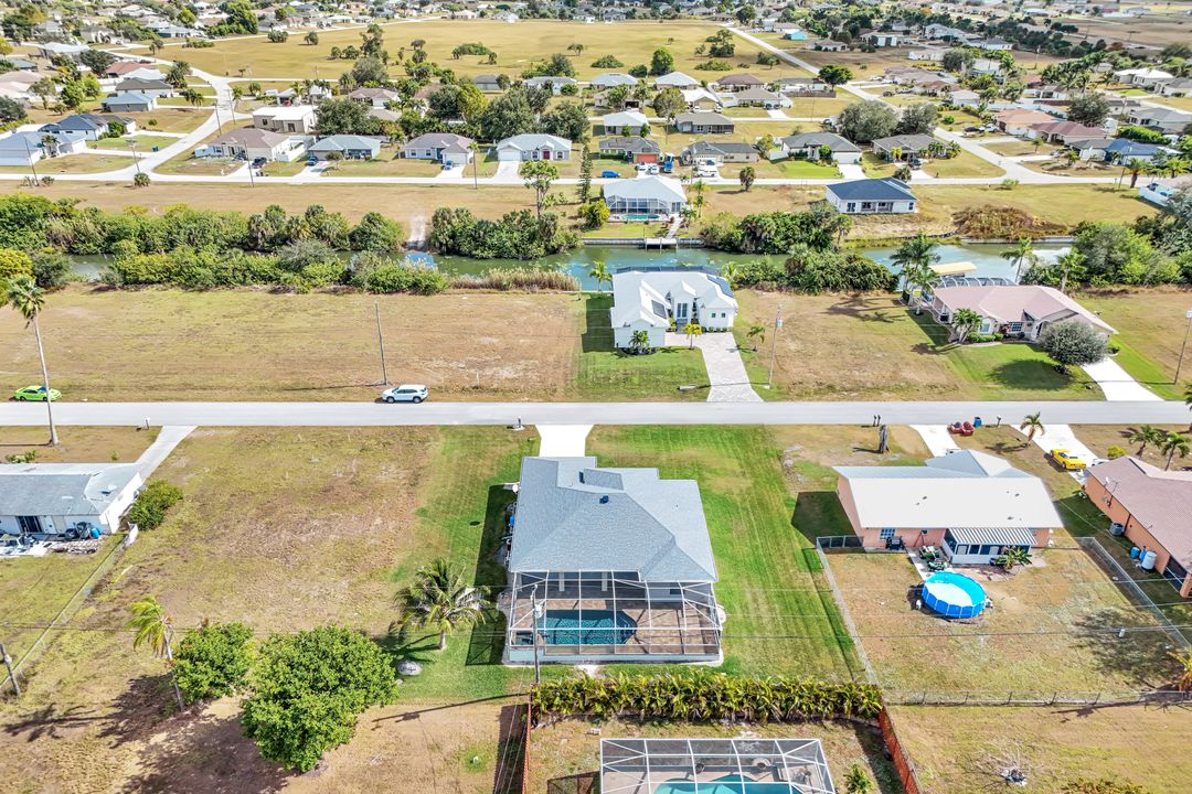 1904 NE 18th Pl, Cape Coral, FL 33909