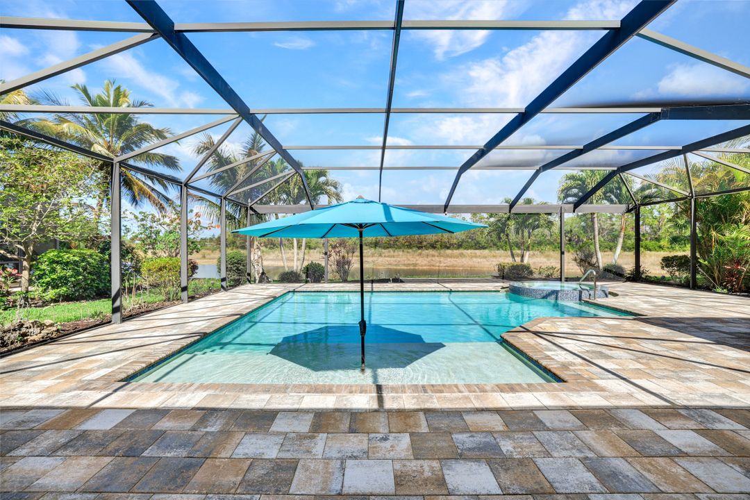 1621 Songbird Ct, Naples, FL 34120