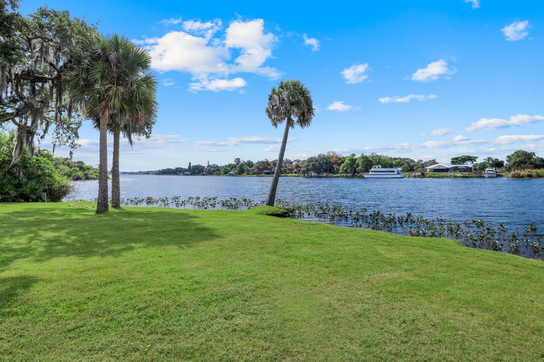 16470 Oakview Cir, Alva, FL 33920