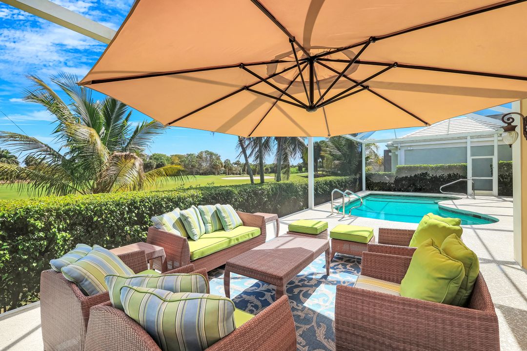 15588 Whitney Ln, Naples, FL 34110