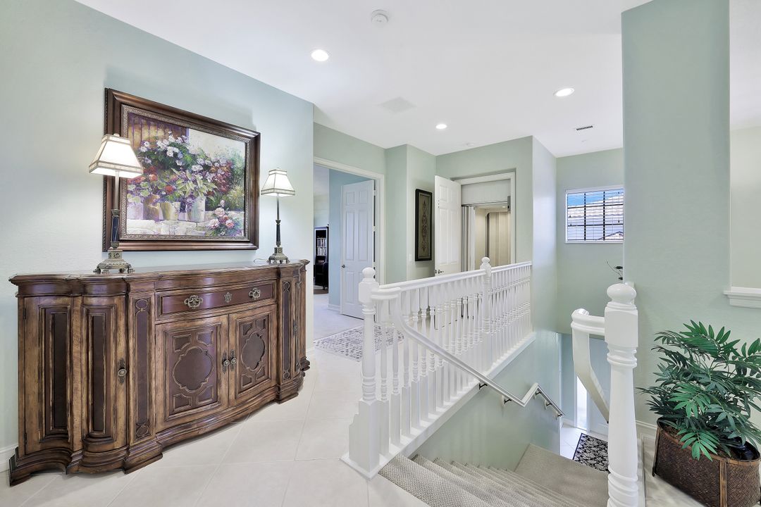 8641 Champions Point #1003, Naples, FL 34113