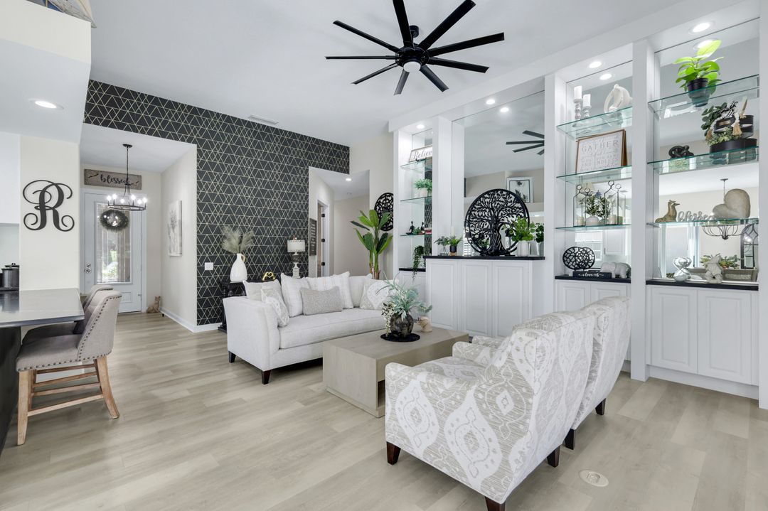 4402 Prescott Ln, Naples, FL 34119