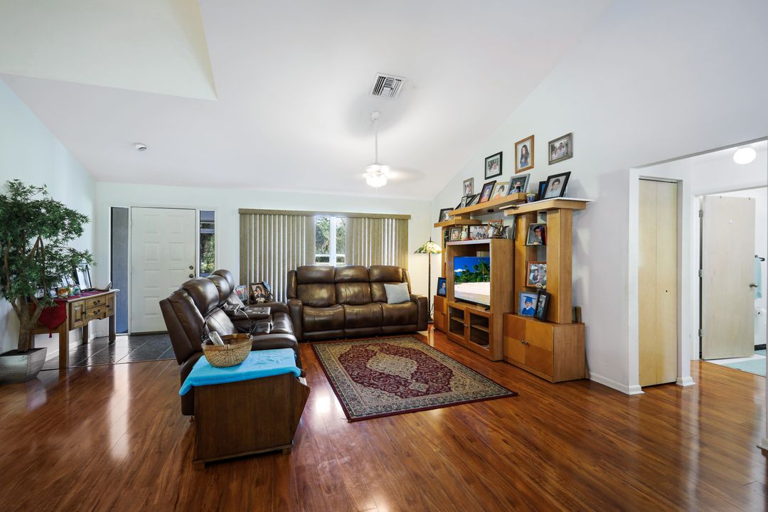 161 20th Ave NW, Naples, FL 34120