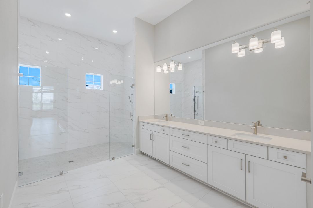 15460 Turin Dr, Naples, FL 34114