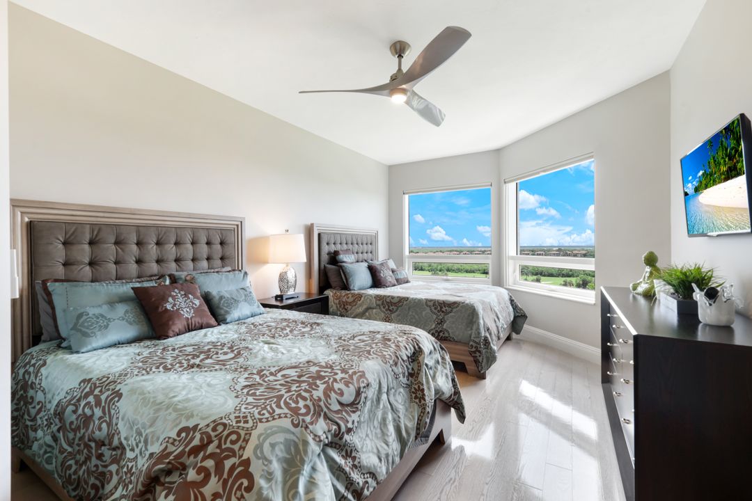 1060 Borghese Ln #902, Naples, FL 34114