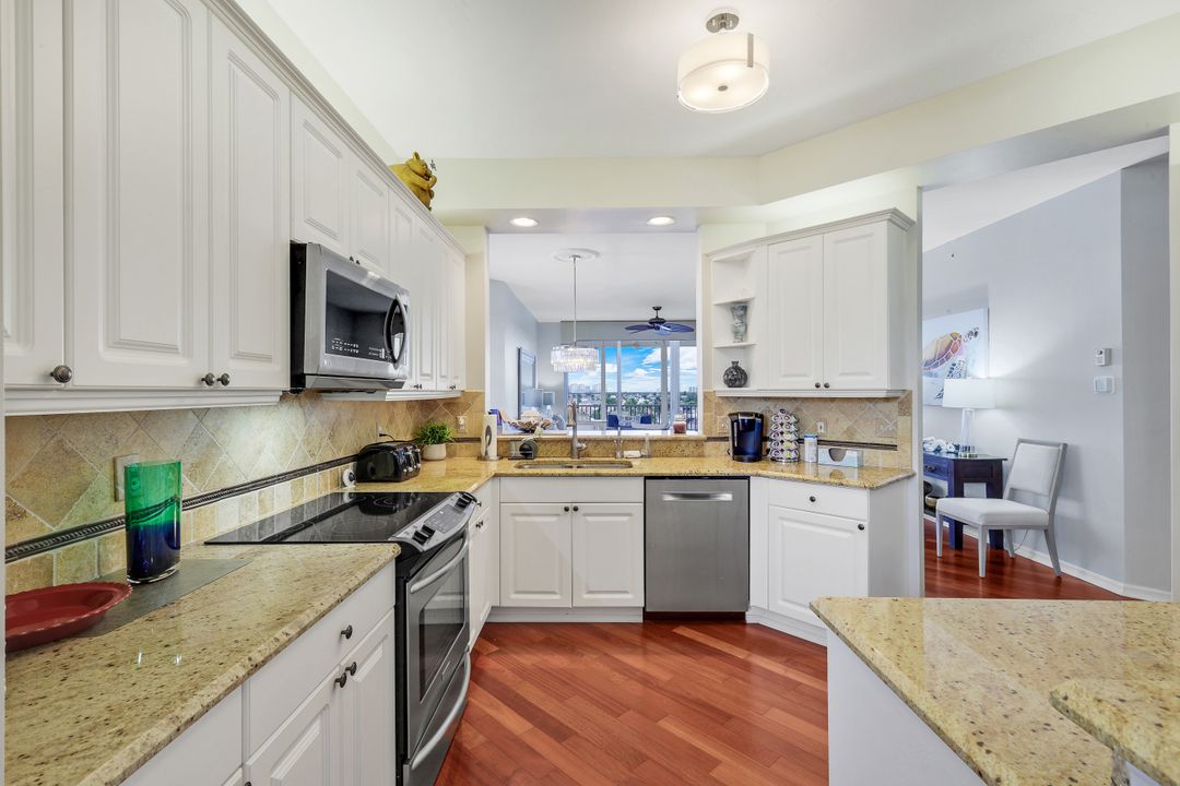 410 Flagship Dr #701, Naples, FL 34108