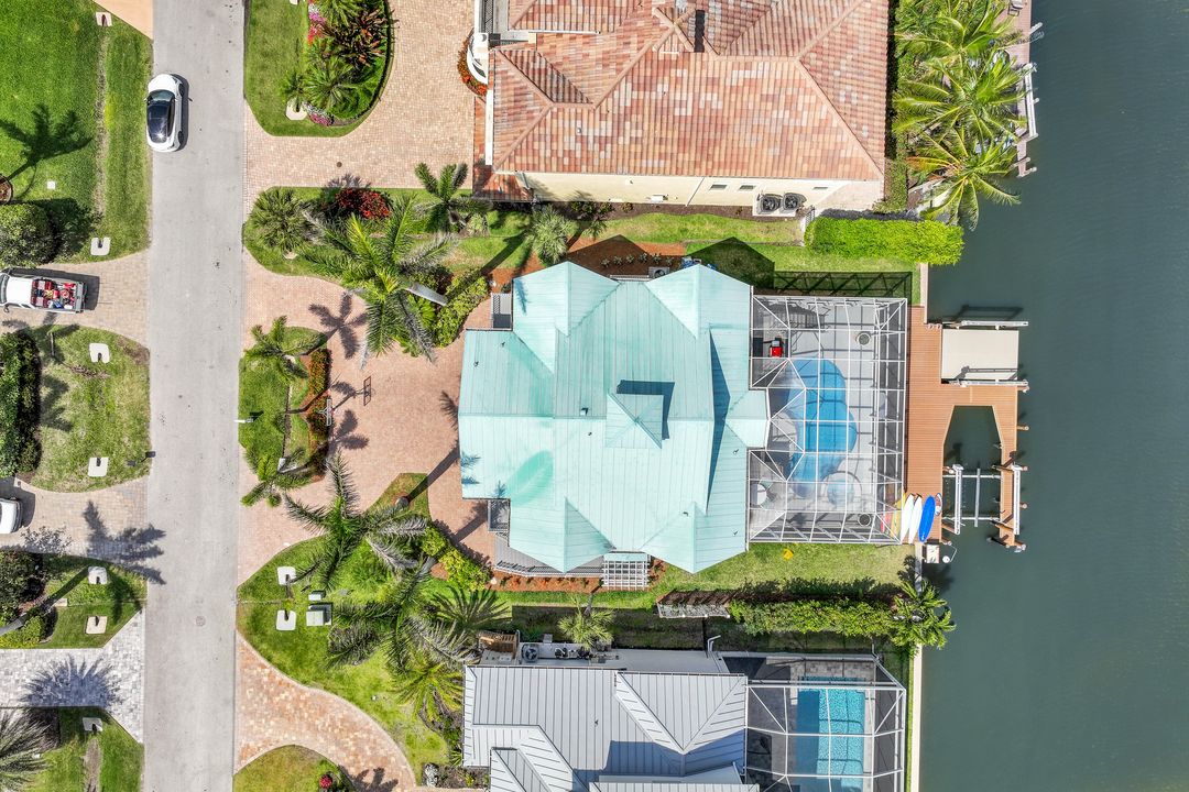 437 Tradewinds Ave, Naples, FL 34108
