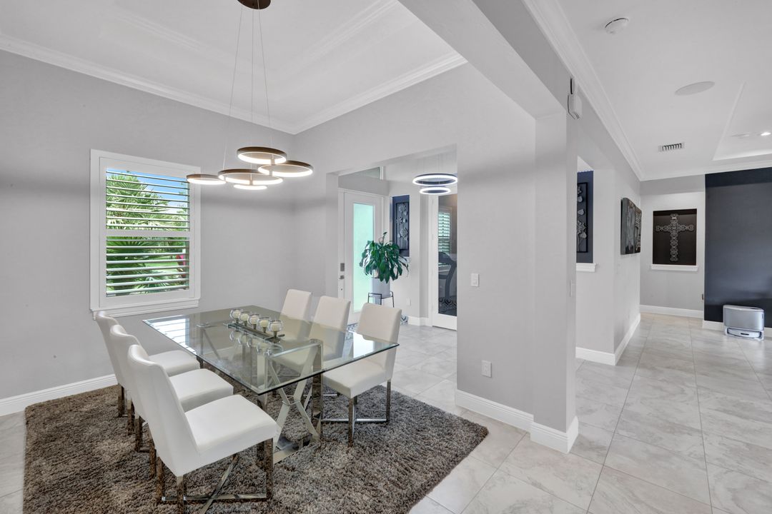 2552 52nd Ave NE, Naples, FL 34120