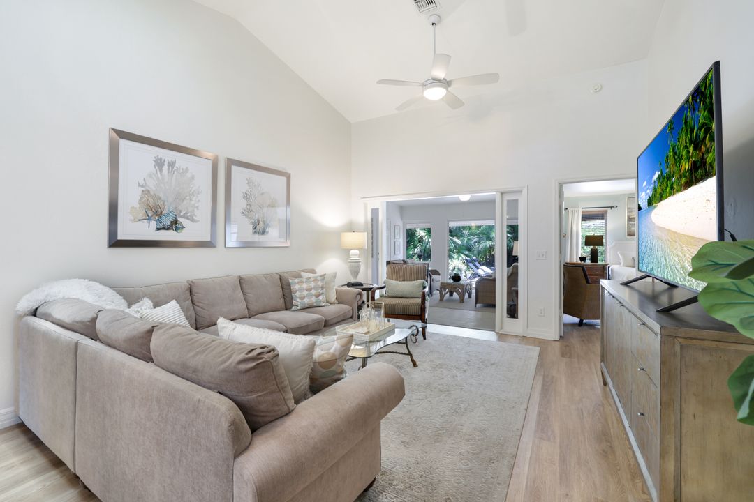 21707 Sungate Ct, Estero, FL 33928