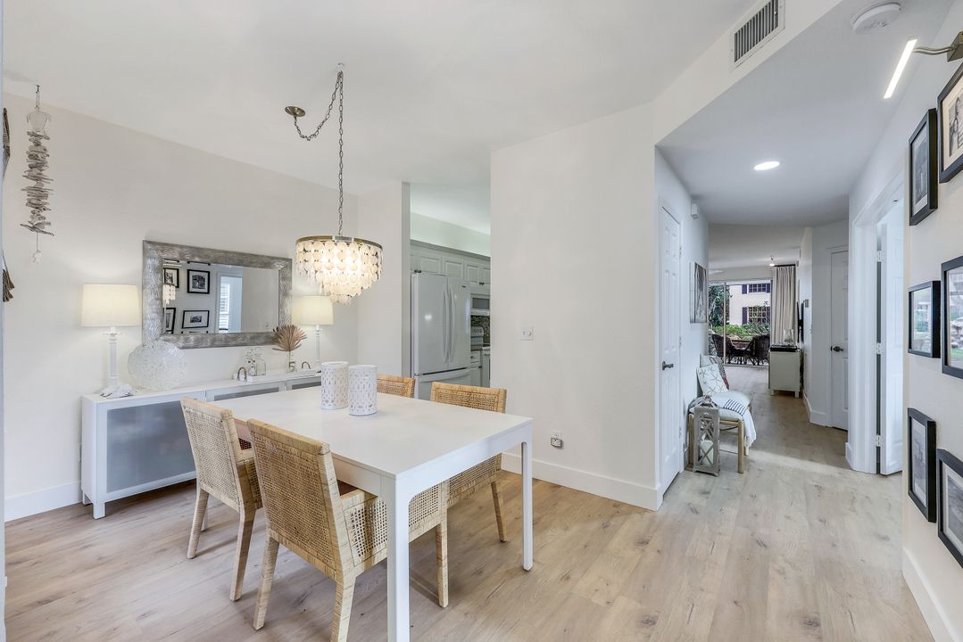 7108 Barrington Cir #2-102, Naples, FL 34108