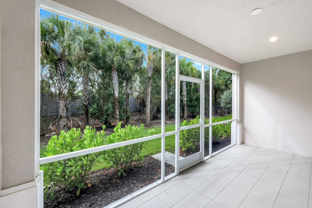 280 Antilles Wy E #101, Naples, FL 34112