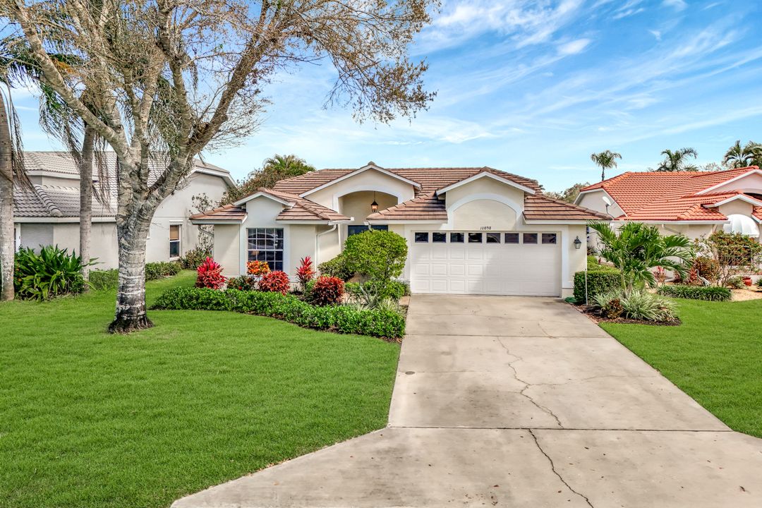 10898 Longshore Way W, Naples, FL 34119