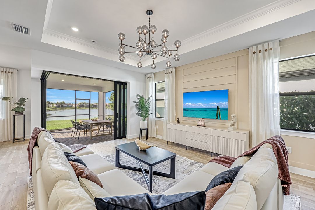 20530 Pebble Gln Dr, Estero, FL 33928