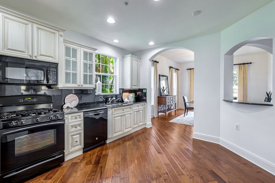 3164 Serena Ln #101, Naples, FL 34114