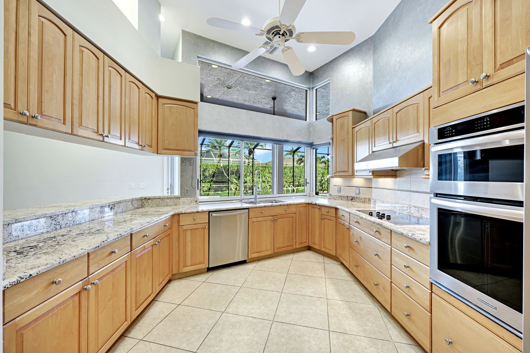 2035 Castle Garden Ln, Naples, FL 34110