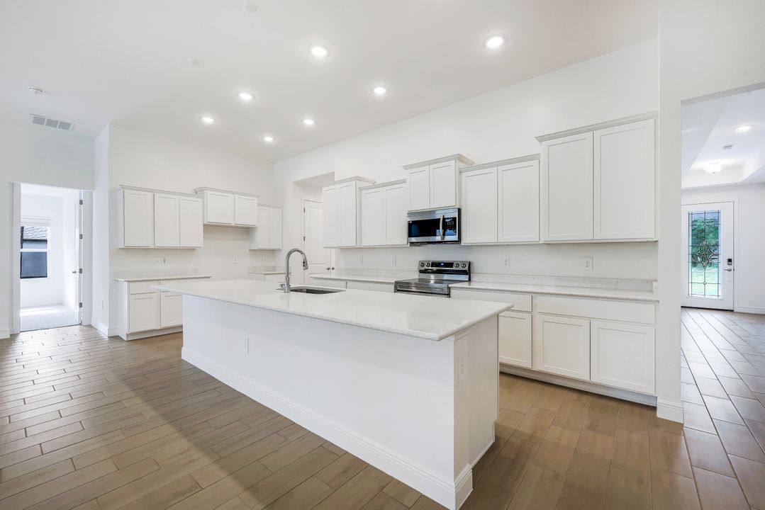 2614 54th Ave NE, Naples, FL 34120