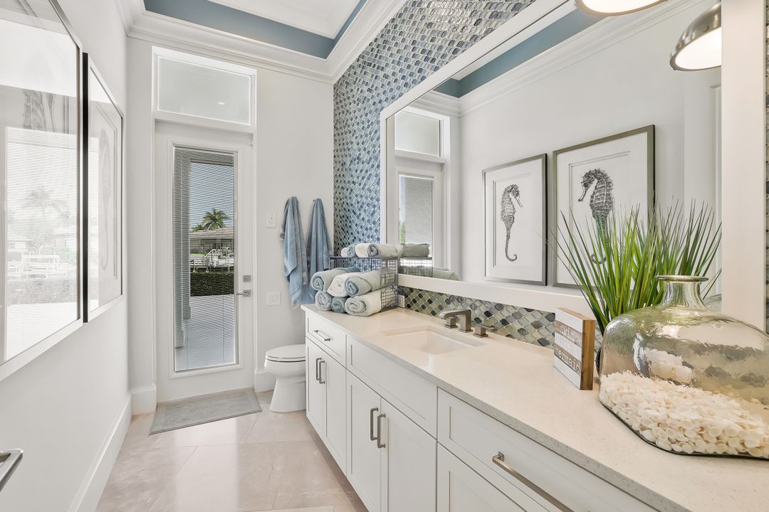 689 Pelican Ct, Marco Island, FL 34145