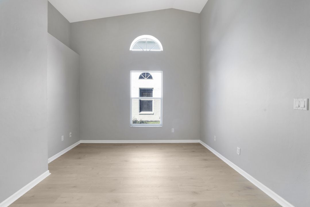 661 Captn Kate Ct, Naples, FL 34110