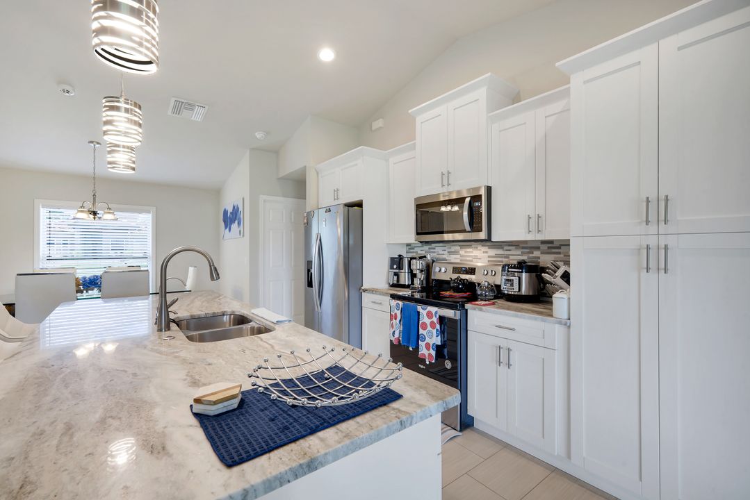 3200 41st St W, Lehigh Acres, FL 33971