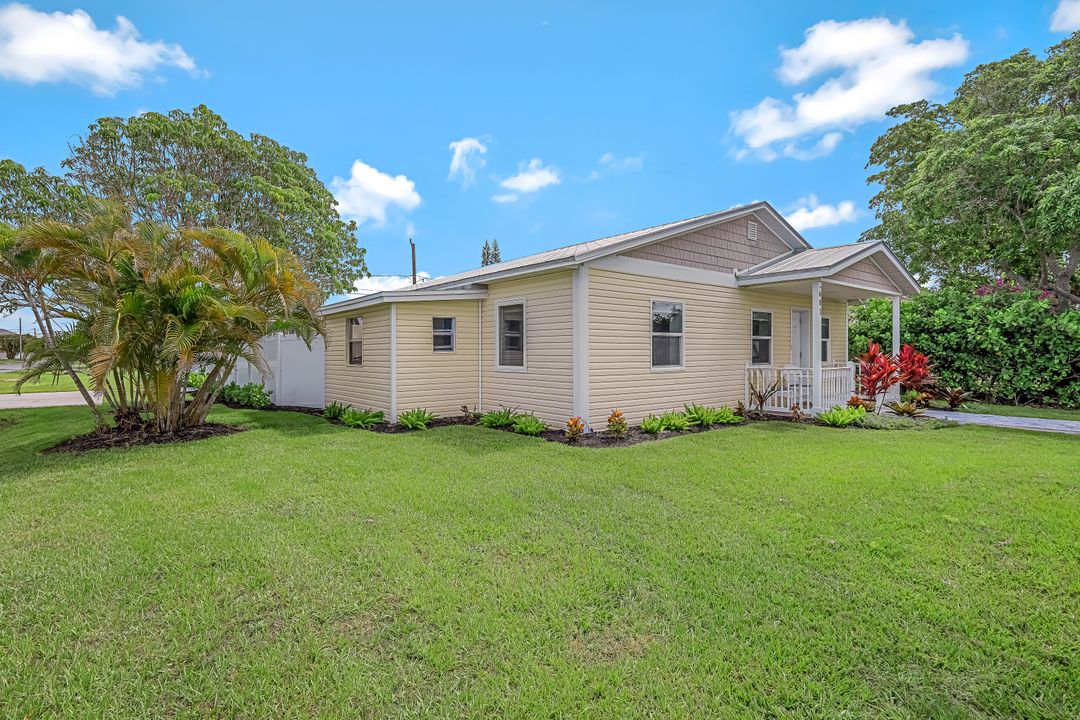 603 108th Ave N, Naples, FL 34108