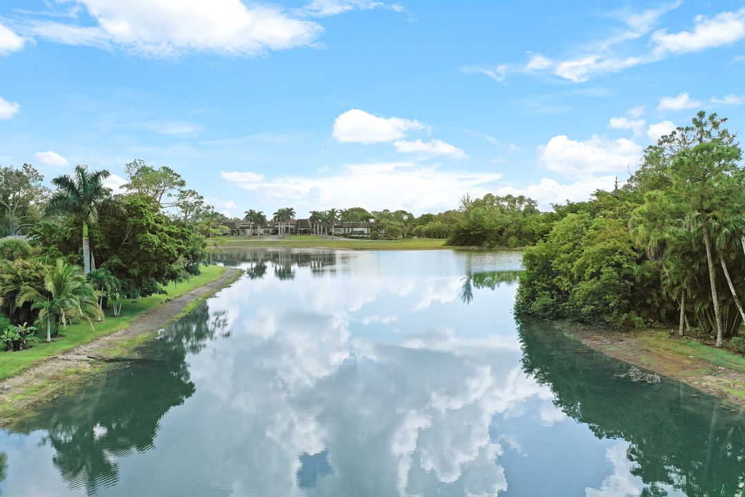 861 Swallow Point, Naples, FL 34105