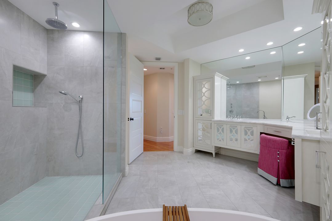 295 Grande Way #1004, Naples, FL 34110