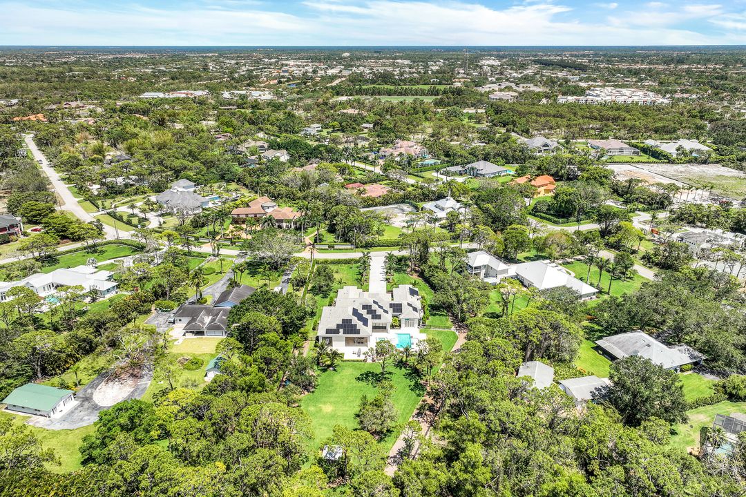 125 Caribbean Rd, Naples, FL 34108