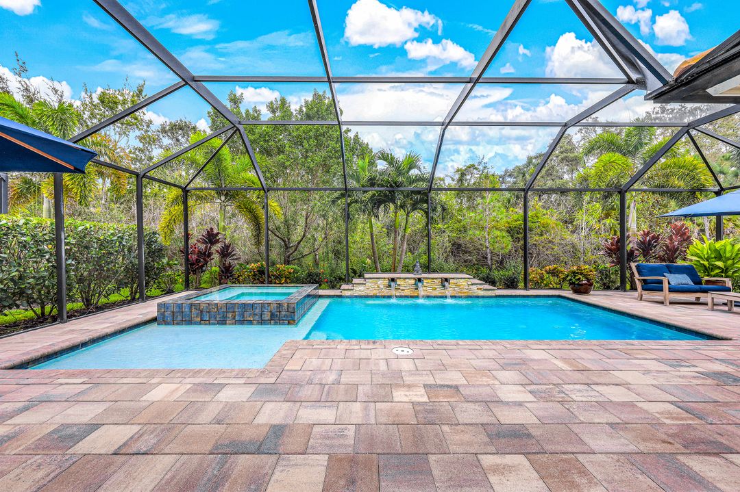12762 Dundee Ln, Naples, FL 34120