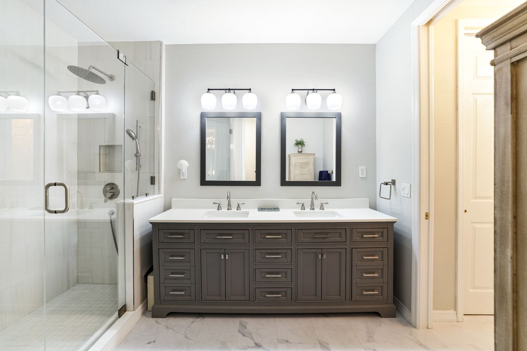 895 Eastham Way, Naples, FL 34104